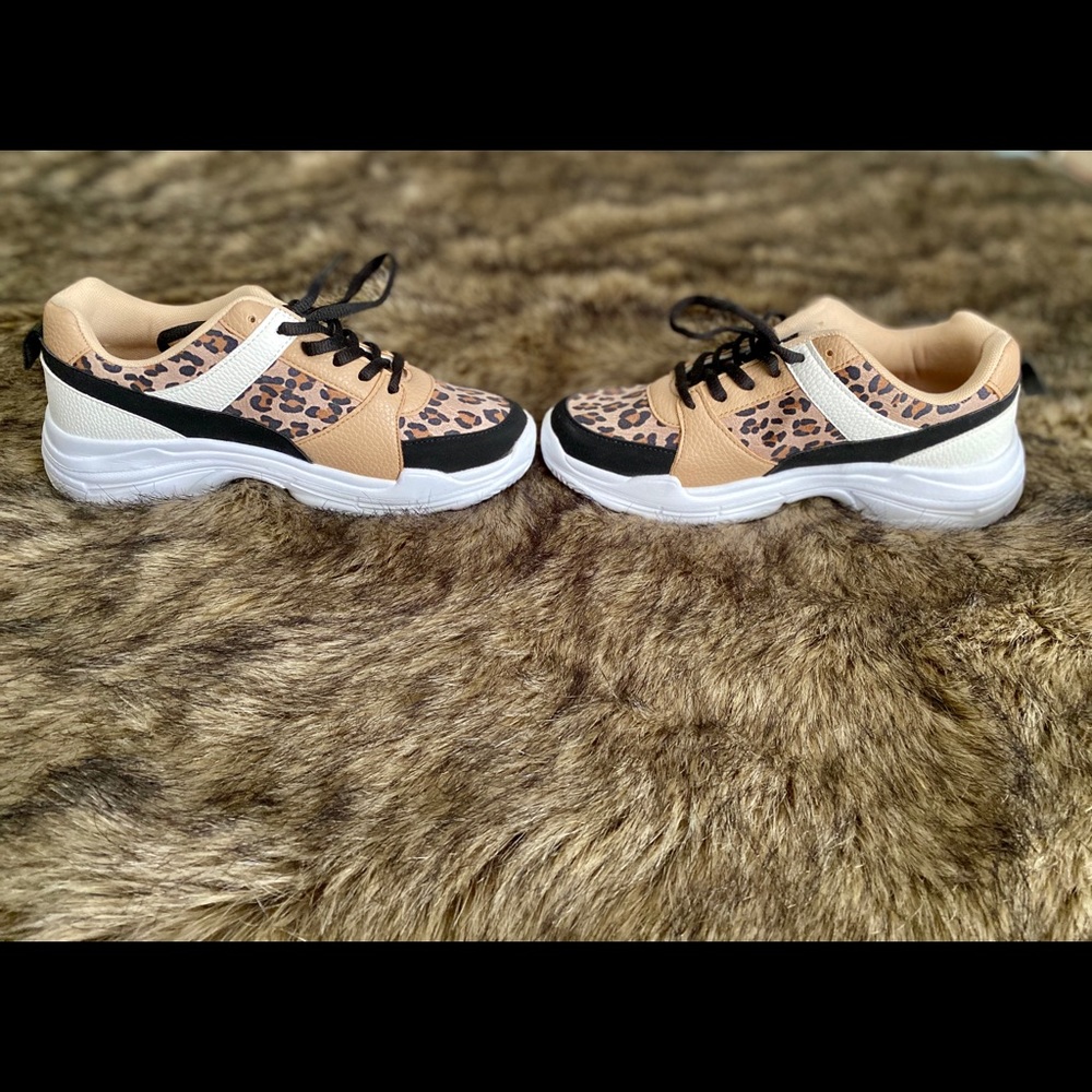 Leopard print sneakers - Picture 3 of 6